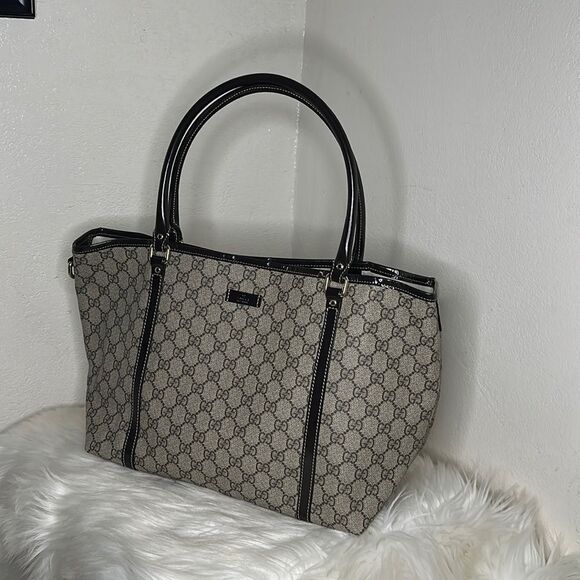 💯Authentic Gucci Tote Magnetic Closure 🍀 - Picture 1 of 17